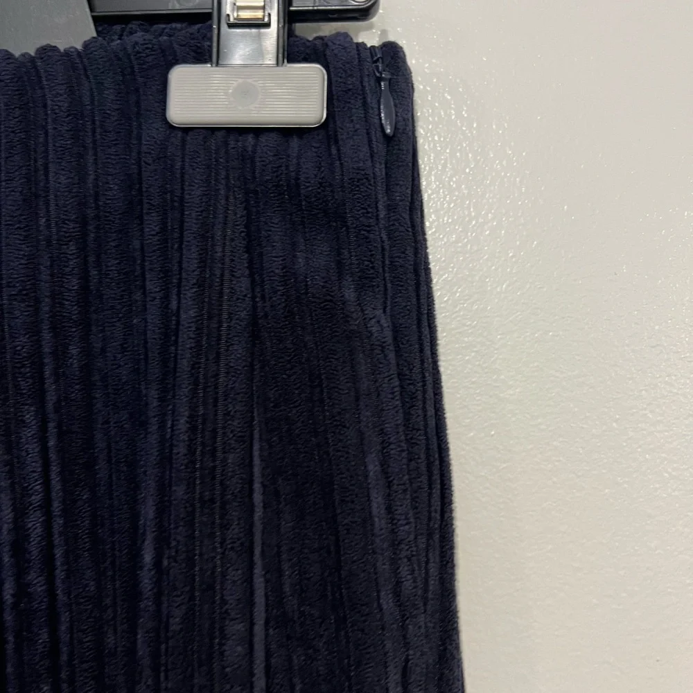 RIANI Midnight Blue Wideleg Corduroy Pant - +80% off! Size 10 US - Picture 2 of 4